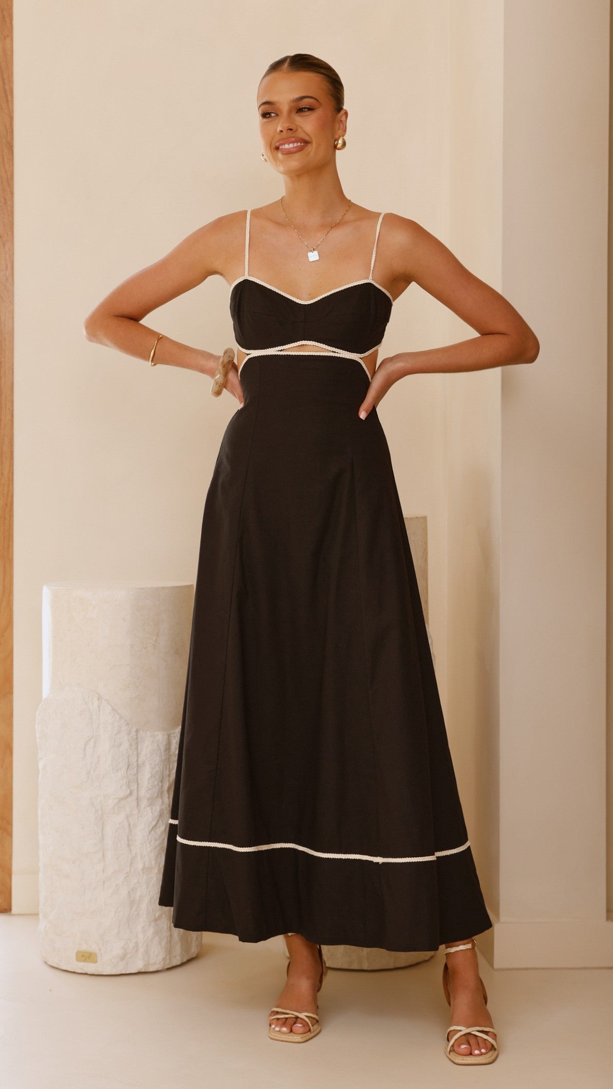 Nereda Maxi Dress - Black