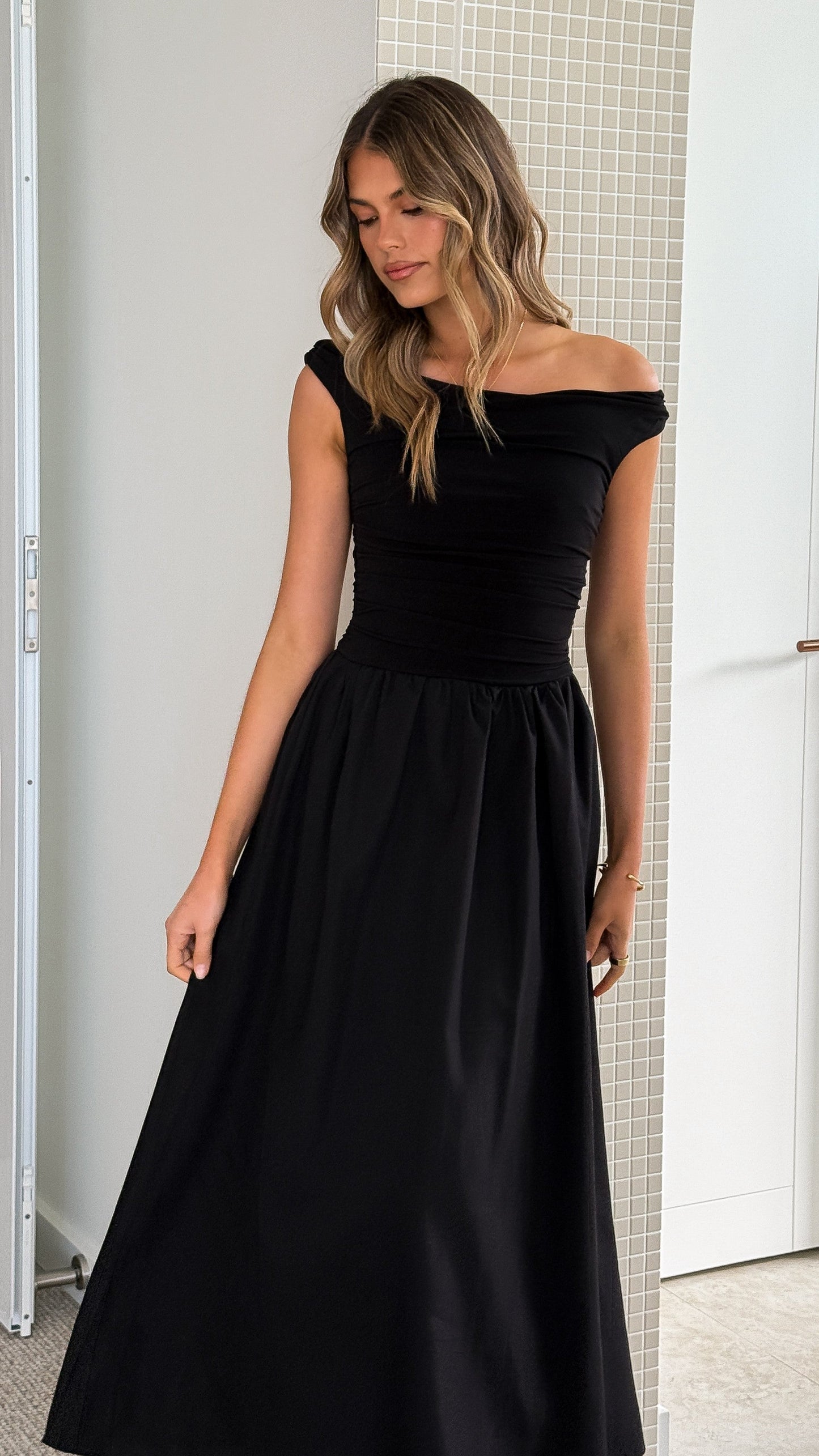 Immy Midi Dress - Black