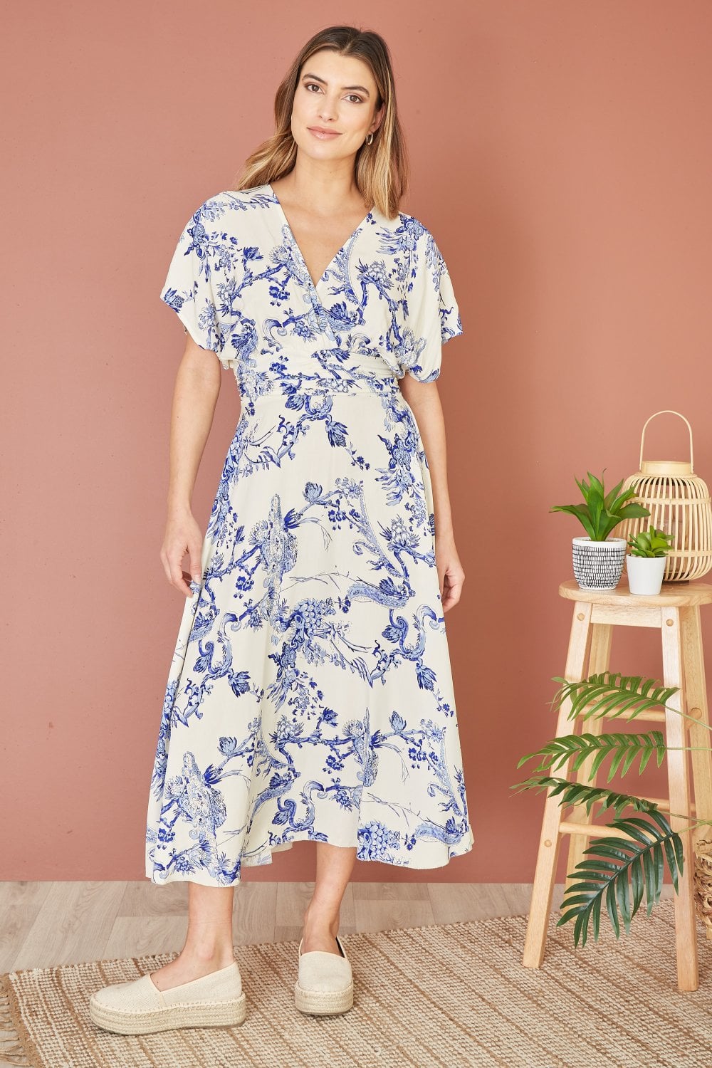 Yumi Blue And White Print Ruched Waist Kimono Midi Dress