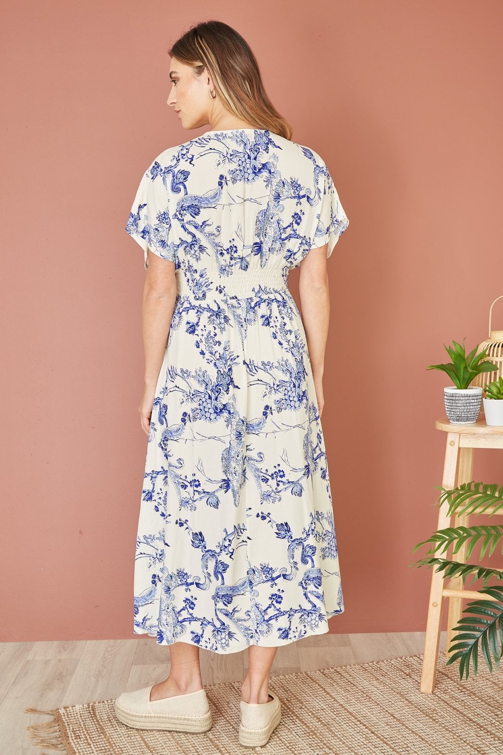 Yumi Blue And White Print Ruched Waist Kimono Midi Dress