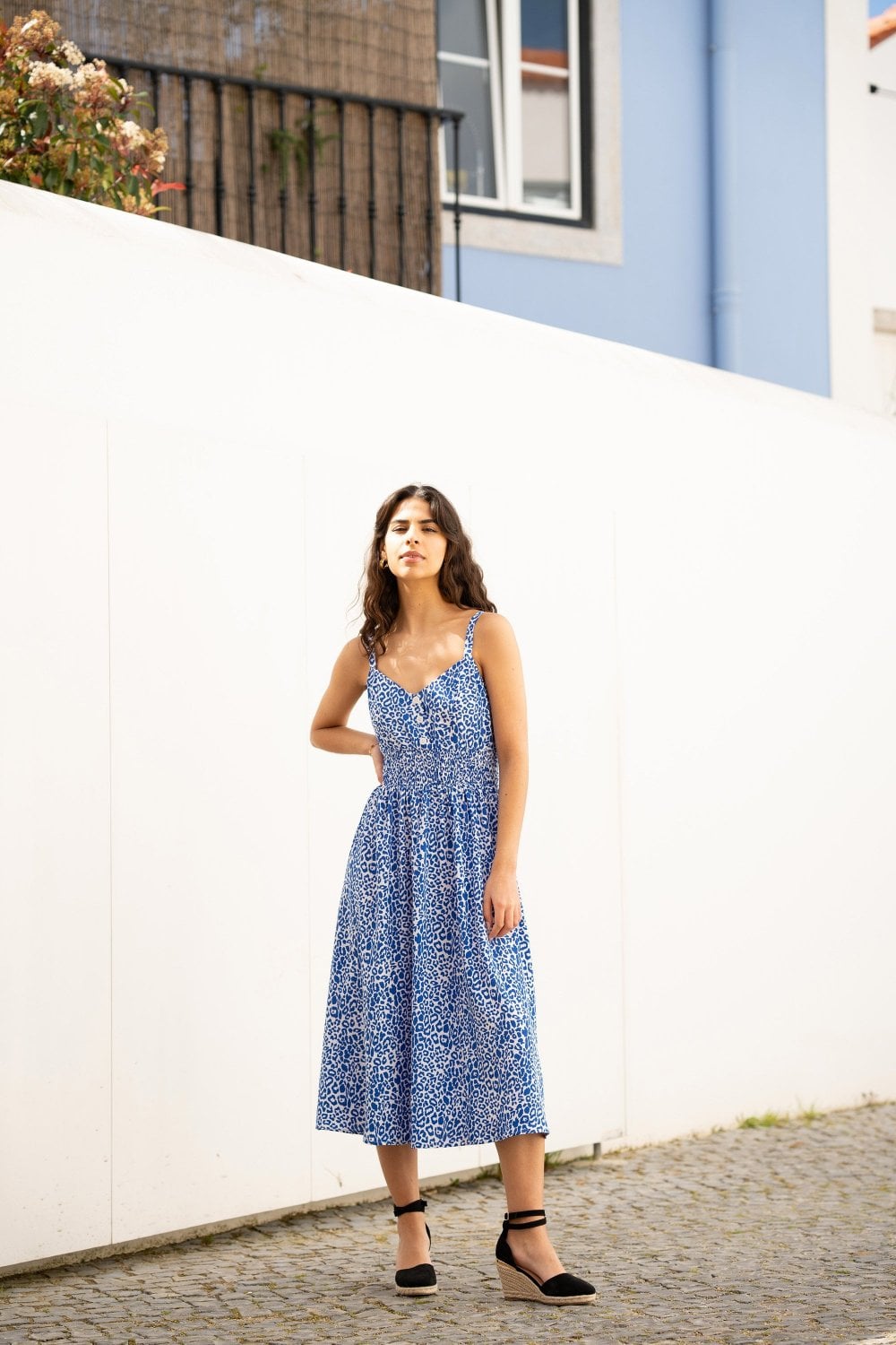 Yumi Blue Animal Print Midi Sundress With Ruched Waist