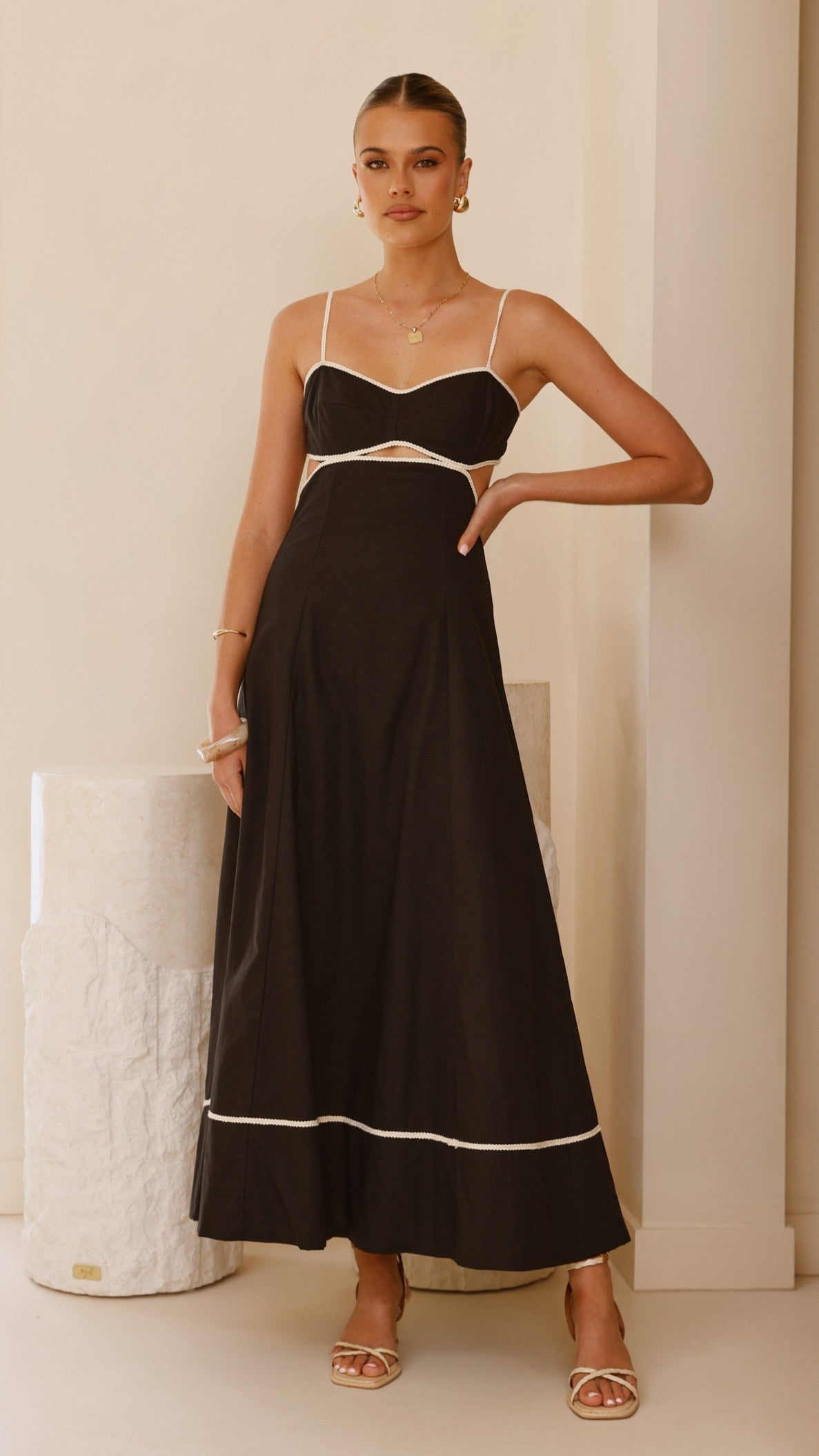 Nereda Maxi Dress - Black