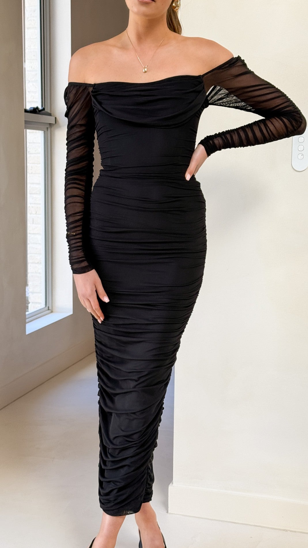 Kylie Maxi Dress Long Sleeve - Black
