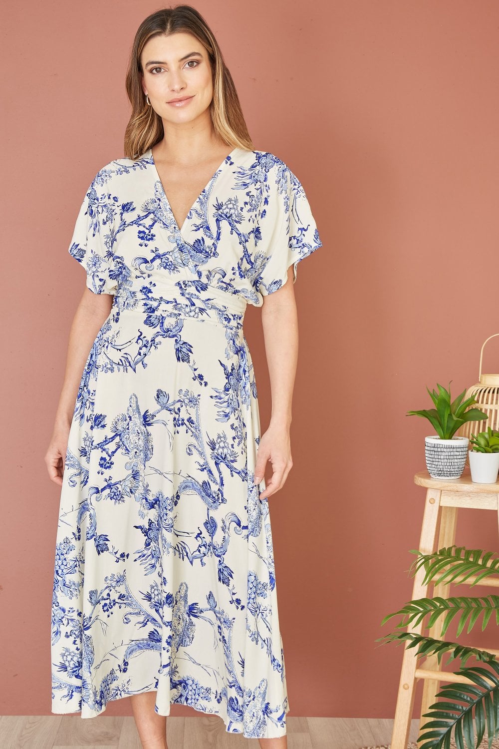 Yumi Blue And White Print Ruched Waist Kimono Midi Dress
